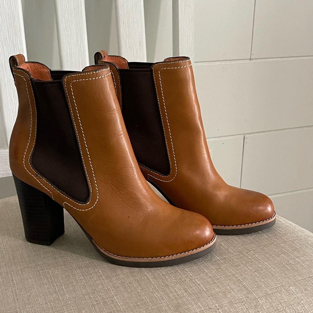 Tommy Bahama Women's Lummi Boot,Cognac Leather